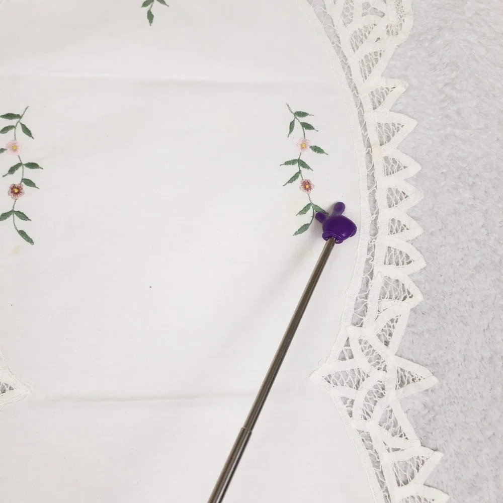 Vintage White Embroidered Floral Table Runner Scalloped Lace Trim 33x15